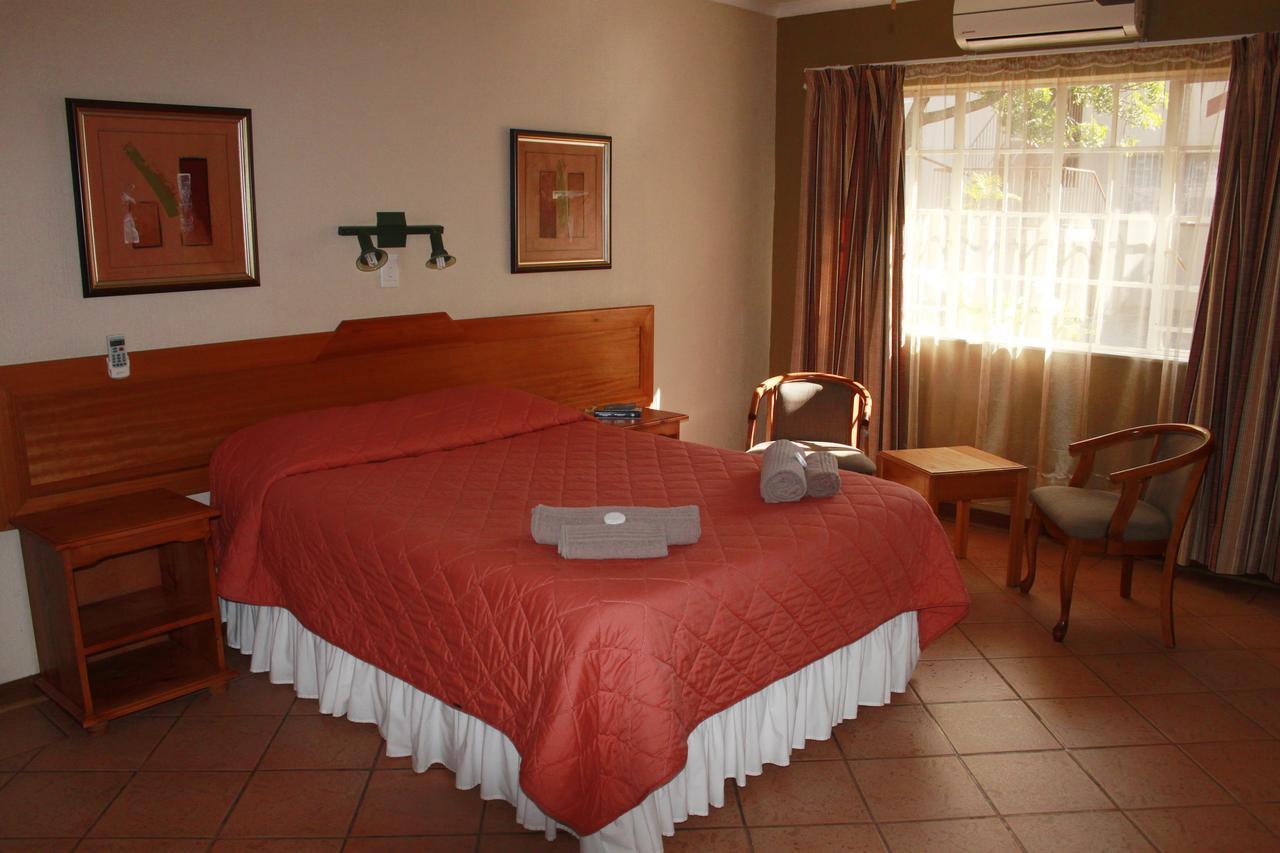 Jacaranda Lodge Polokwane Kültér fotó